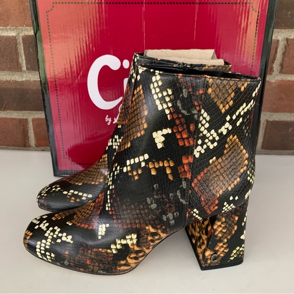 Circus by Sam Edelman Womens Kate Snake Print Ankle Boots Shoes US 7.5 M NEW - Picture 4 of 8